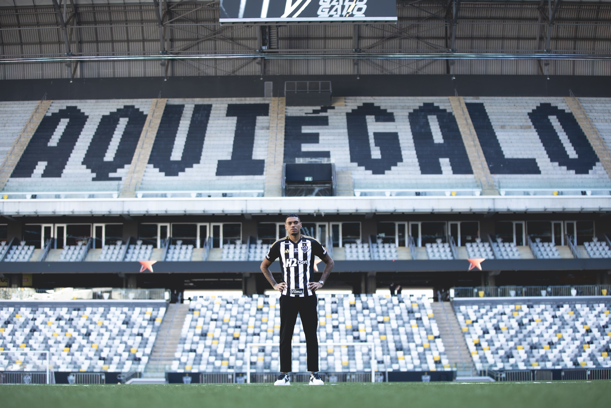 Atlético: Ruan comenta sobre gramado da Arena MRV; jogador já criticou sintético publicamente